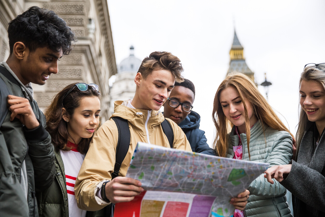 College Students on travel to London